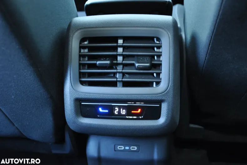 Volkswagen T-Roc din 2025 cu 4.400 km - oferta VOL197097 - foto 31