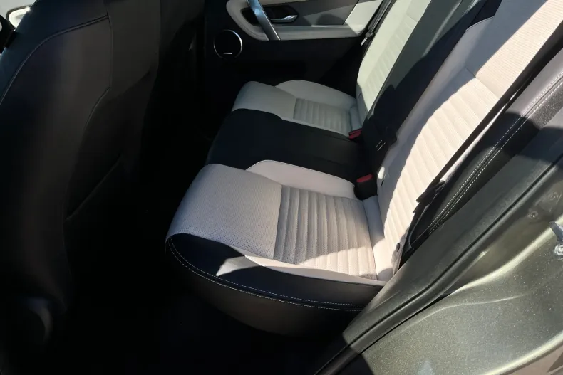 Land Rover Discovery Sport din 2024 cu 29.125 km - oferta LAN197100 - foto 11