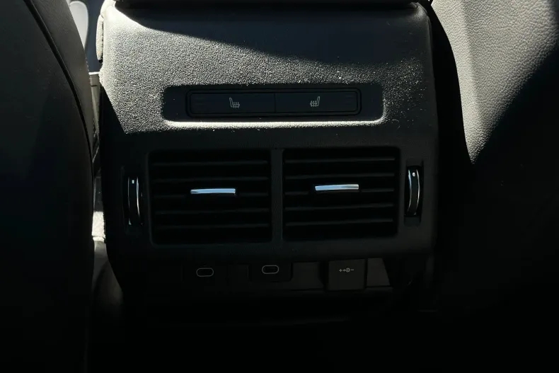 Land Rover Discovery Sport din 2024 cu 29.125 km - oferta LAN197100 - foto 12