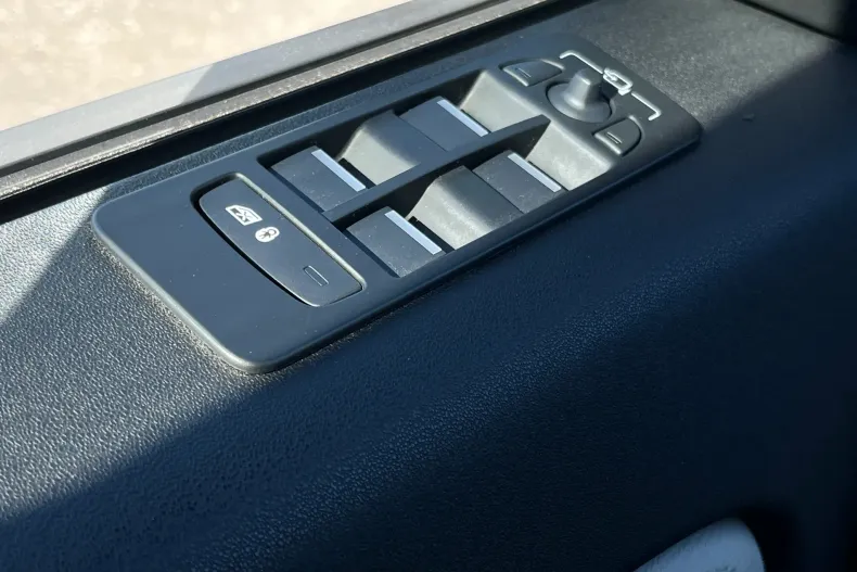 Land Rover Discovery Sport din 2024 cu 29.125 km - oferta LAN197100 - foto 21