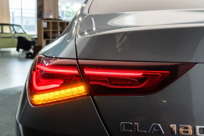 Mercedes-Benz CLA 180 (Clasa CLA) din 2020 cu 98.400 km - oferta MER197105 - foto 15