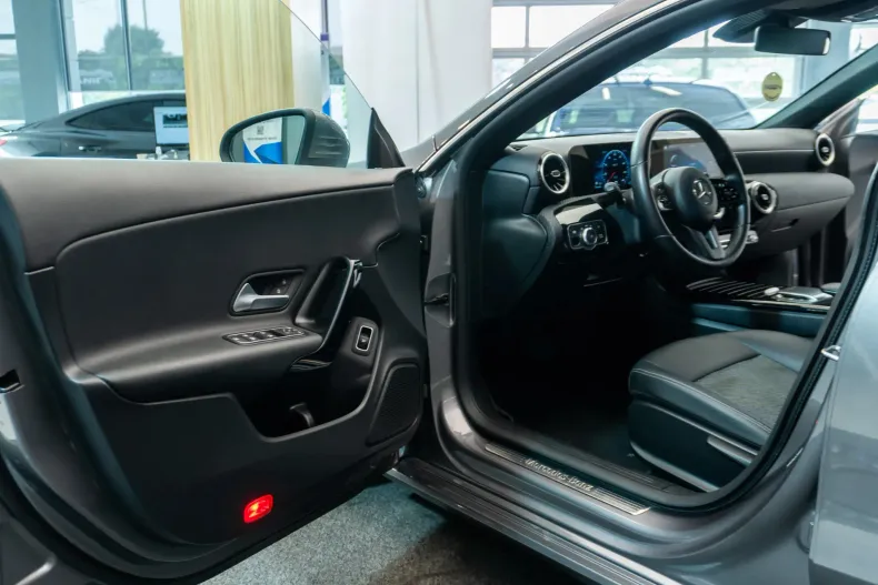 Mercedes-Benz CLA 180 (Clasa CLA) din 2020 cu 98.400 km - oferta MER197105 - foto 22