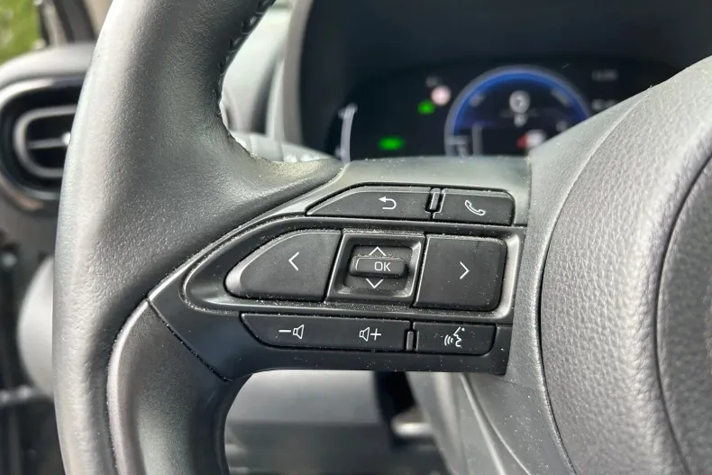 Toyota Yaris Cross din 2025 cu 35.800 km - oferta TOY197114 - foto 23