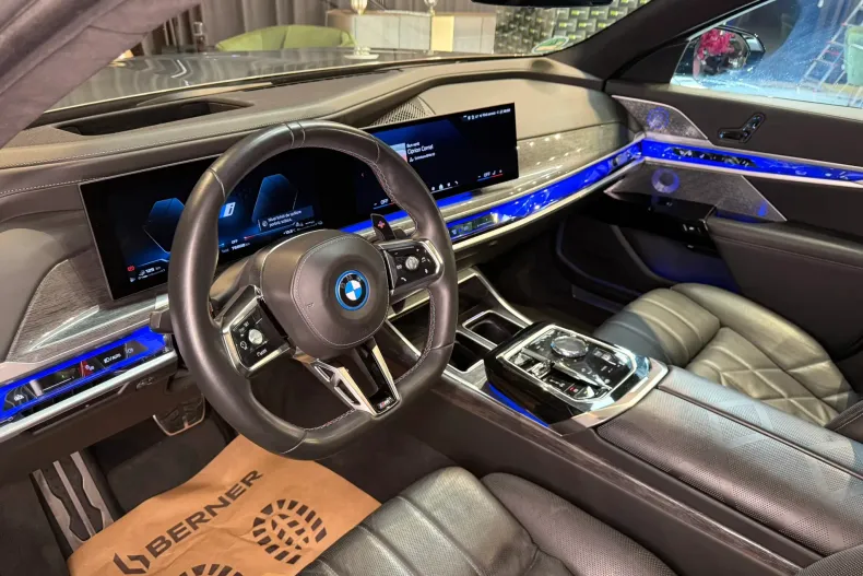 BMW M7 (Seria 7) din 2023 cu 77.900 km - oferta BMW197122 - foto 13