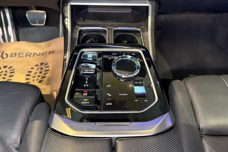 BMW M7 (Seria 7) din 2023 cu 77.900 km - oferta BMW197122 - foto 22