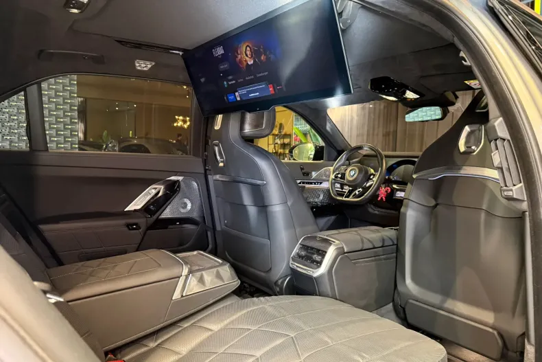 BMW M7 (Seria 7) din 2023 cu 77.900 km - oferta BMW197122 - foto 25