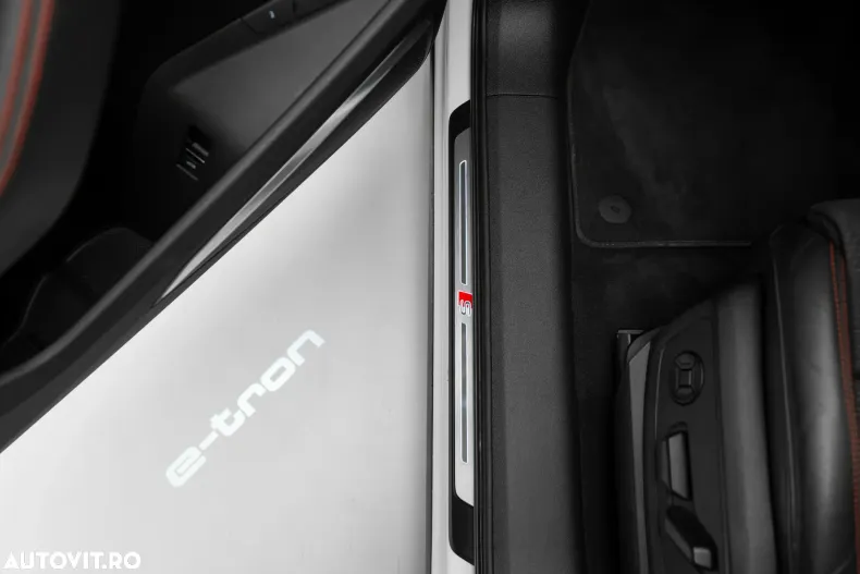 Audi Q8 din 2023 cu 17.500 km - oferta AUD197123 - foto 12