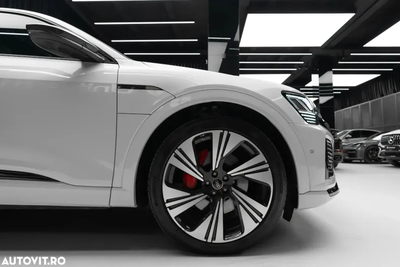 Audi Q8 din 2023 cu 17.500 km - oferta AUD197123 - foto 17