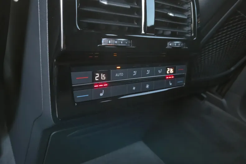 Volkswagen Touareg din 2020 cu 156.500 km - oferta VOL197128 - foto 31