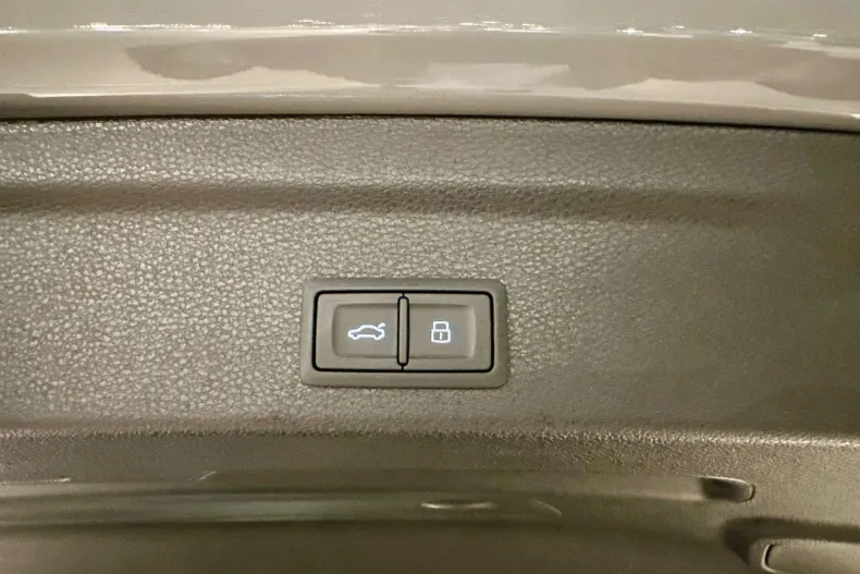 Audi RSQ3 din 2024 cu 18.000 km - oferta AUD197134 - foto 36