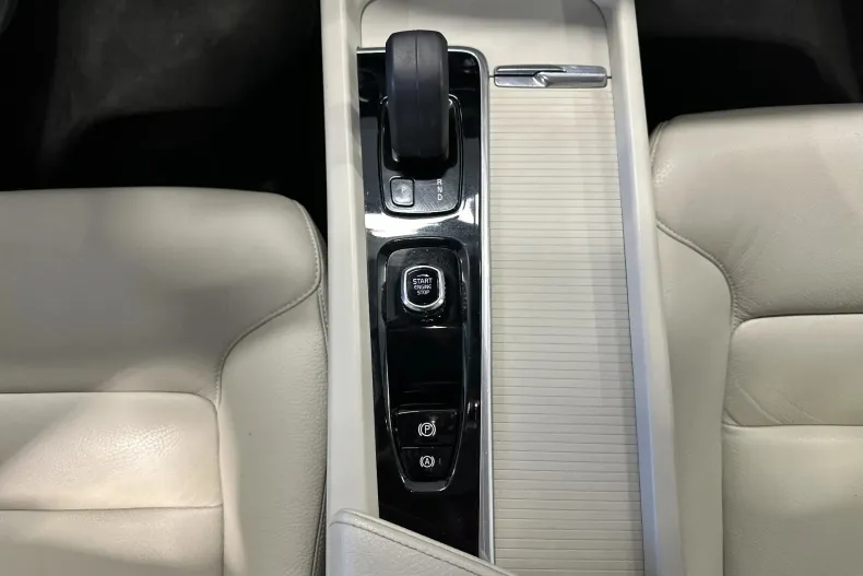 Volvo XC60 din 2022 cu 91.626 km - oferta VOL197136 - foto 17