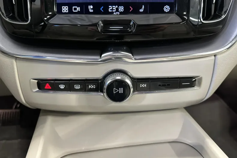 Volvo XC60 din 2022 cu 91.626 km - oferta VOL197136 - foto 22