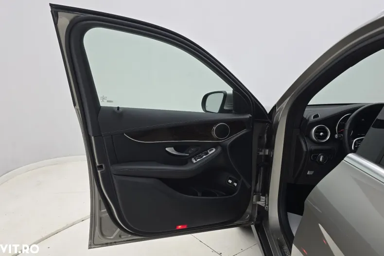 Mercedes-Benz GLC din 2020 cu 48.329 km - oferta MER197157 - foto 11