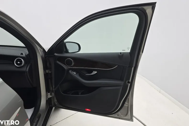 Mercedes-Benz GLC din 2020 cu 48.329 km - oferta MER197157 - foto 17