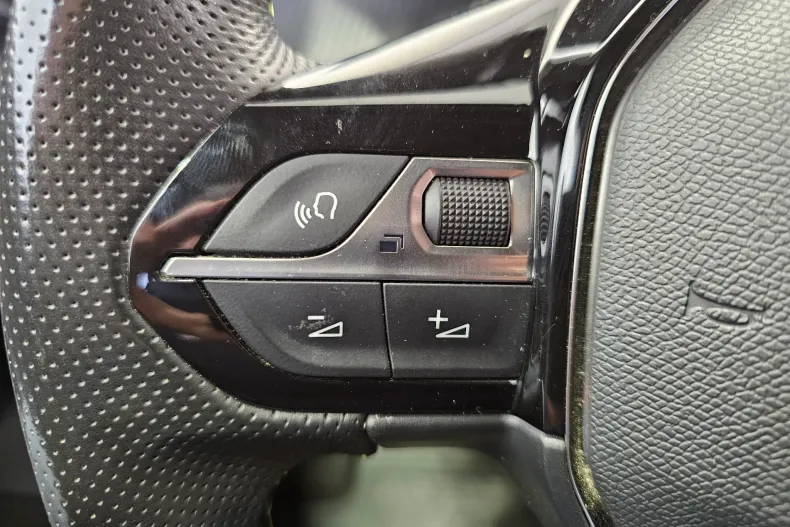 Peugeot 2008 din 2022 cu 35.368 km - oferta PEU197170 - foto 14