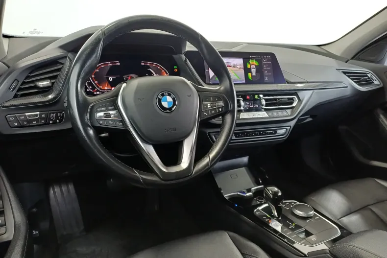 BMW 118i (Seria 1) din 2023 cu 39.582 km - oferta BMW197173 - foto 6