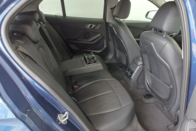 BMW 118i (Seria 1) din 2023 cu 39.582 km - oferta BMW197173 - foto 35