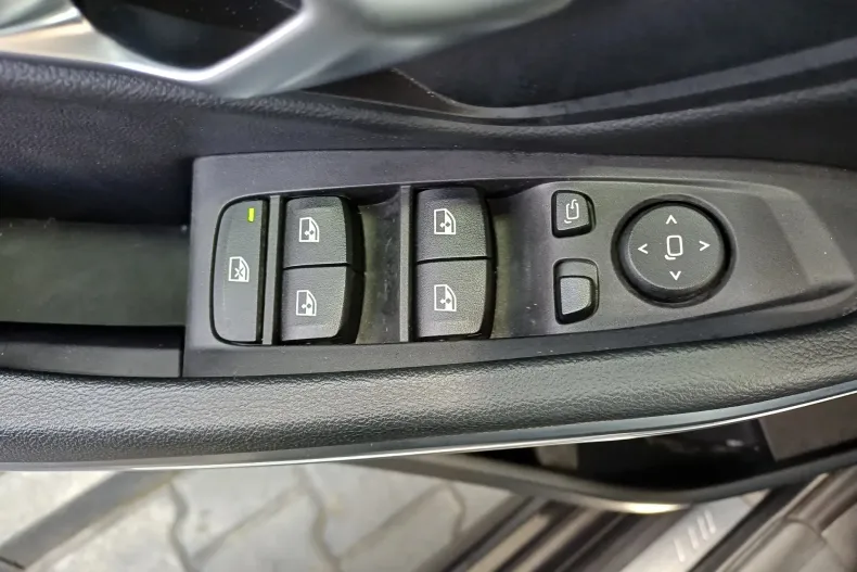 BMW 320d (Seria 3) din 2023 cu 82.313 km - oferta BMW197175 - foto 9
