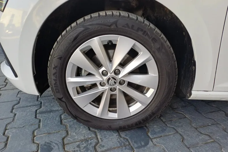 Skoda Scala din 2023 cu 76.720 km - oferta SKO197176 - foto 4