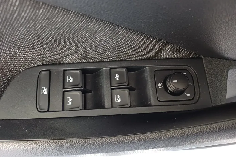 Skoda Scala din 2023 cu 76.720 km - oferta SKO197176 - foto 7