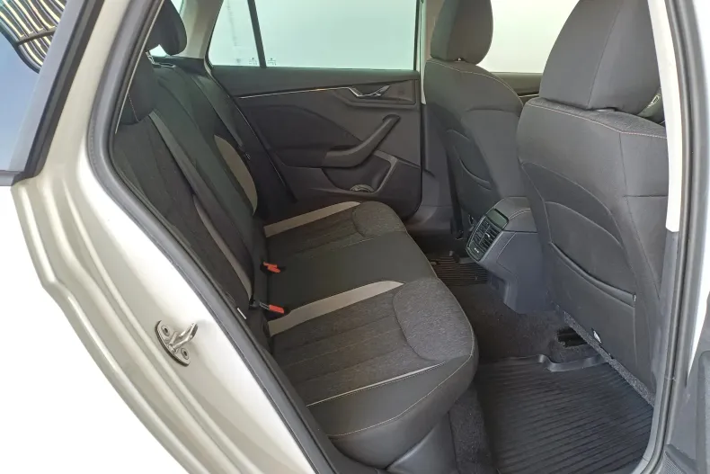 Skoda Scala din 2023 cu 76.720 km - oferta SKO197176 - foto 27