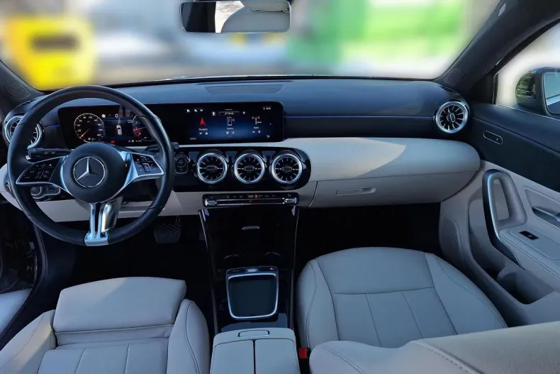 Mercedes-Benz A 200 (Clasa A) din 2024 cu 28.480 km - oferta MER197182 - foto 13