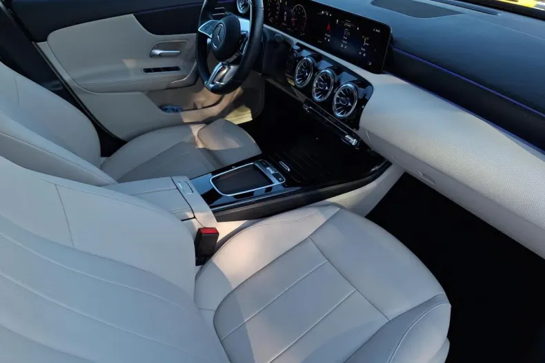 Mercedes-Benz A 200 (Clasa A) din 2024 cu 28.480 km - oferta MER197182 - foto 14