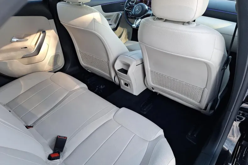 Mercedes-Benz A 200 (Clasa A) din 2024 cu 28.480 km - oferta MER197182 - foto 16