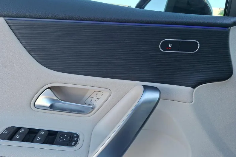 Mercedes-Benz A 200 (Clasa A) din 2024 cu 28.480 km - oferta MER197182 - foto 18