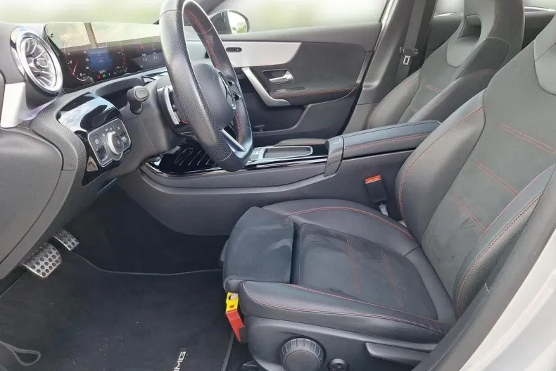 Mercedes-Benz A 250 (Clasa A) din 2023 cu 27.930 km - oferta MER197184 - foto 14