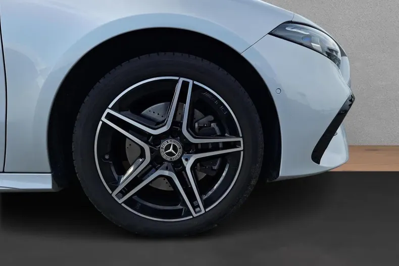 Mercedes-Benz A 250 (Clasa A) din 2023 cu 27.930 km - oferta MER197184 - foto 16