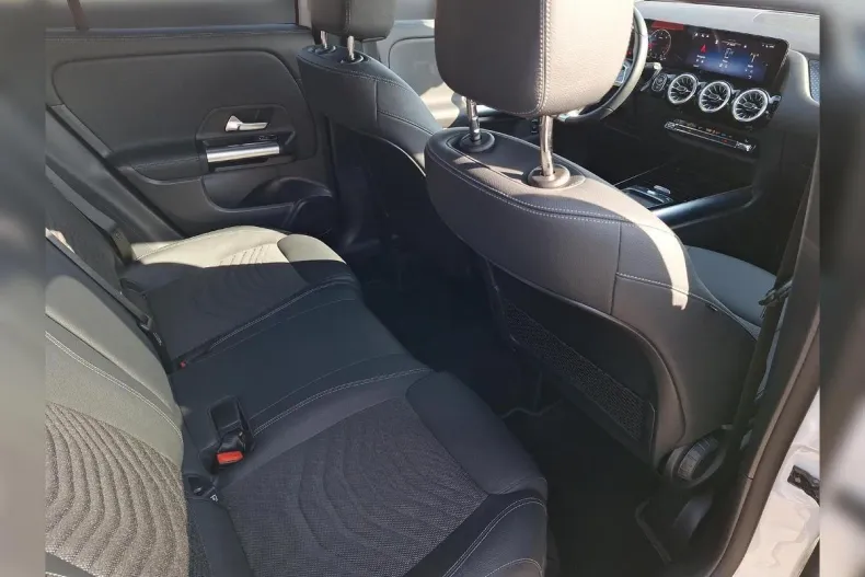 Mercedes-Benz GLA din 2024 cu 18.390 km - oferta MER197186 - foto 15