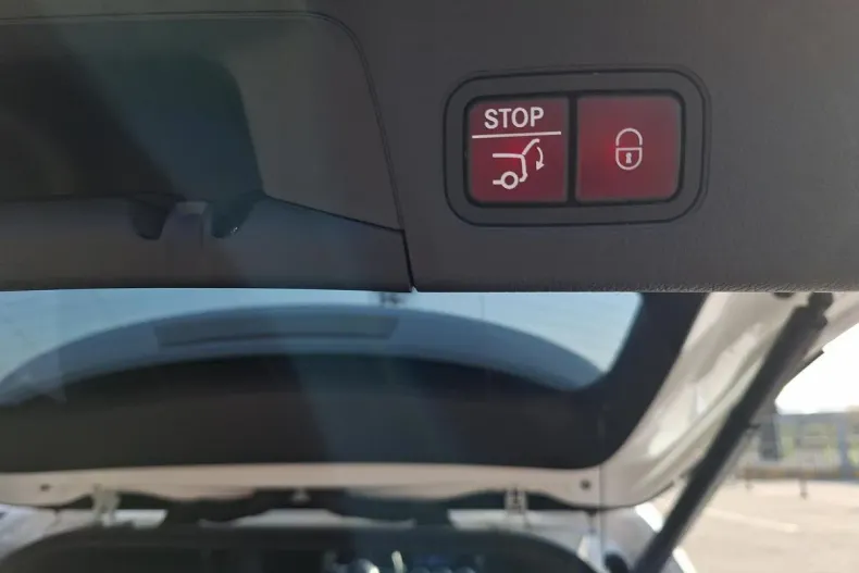 Mercedes-Benz GLA din 2024 cu 18.390 km - oferta MER197186 - foto 17