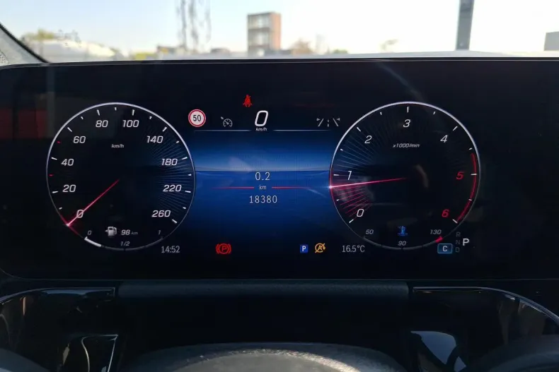 Mercedes-Benz GLA din 2024 cu 18.390 km - oferta MER197186 - foto 18