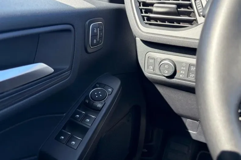 Ford Kuga din 2024 cu 27.226 km - oferta FOR197203 - foto 17