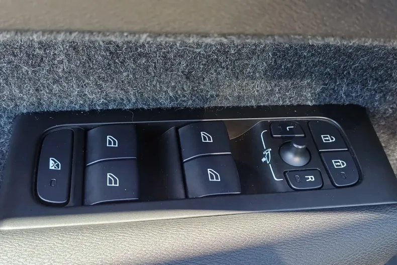 Volvo XC40 din 2021 cu 68.972 km - oferta VOL197206 - foto 14