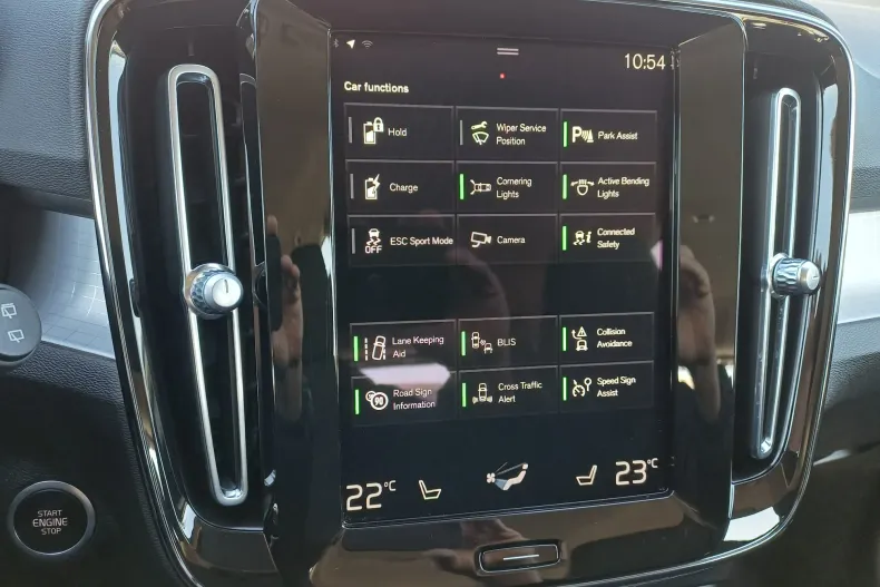 Volvo XC40 din 2021 cu 68.972 km - oferta VOL197206 - foto 23