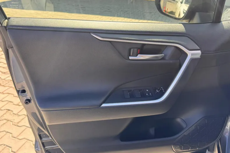 Toyota RAV4 din 2021 cu 45.987 km - oferta TOY197209 - foto 22