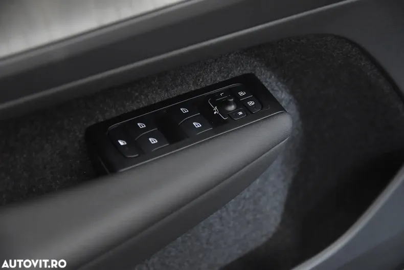 Volvo XC40 din 2021 cu 82.790 km - oferta VOL197249 - foto 14