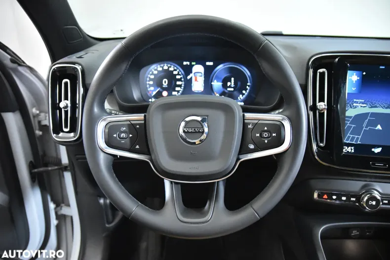 Volvo XC40 din 2021 cu 82.790 km - oferta VOL197249 - foto 17