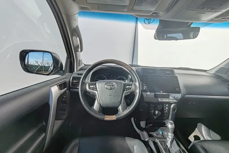 Toyota Land Cruiser din 2022 cu 170.835 km - oferta TOY197252 - foto 10