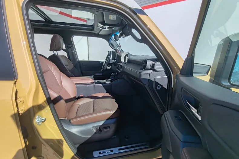 Toyota Land Cruiser din 2025 cu 15.700 km - oferta TOY197254 - foto 6
