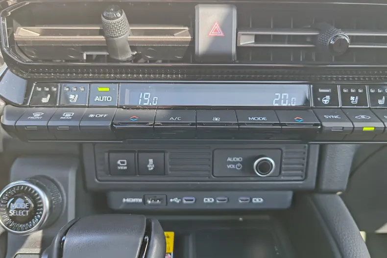 Toyota Land Cruiser din 2025 cu 15.700 km - oferta TOY197254 - foto 22