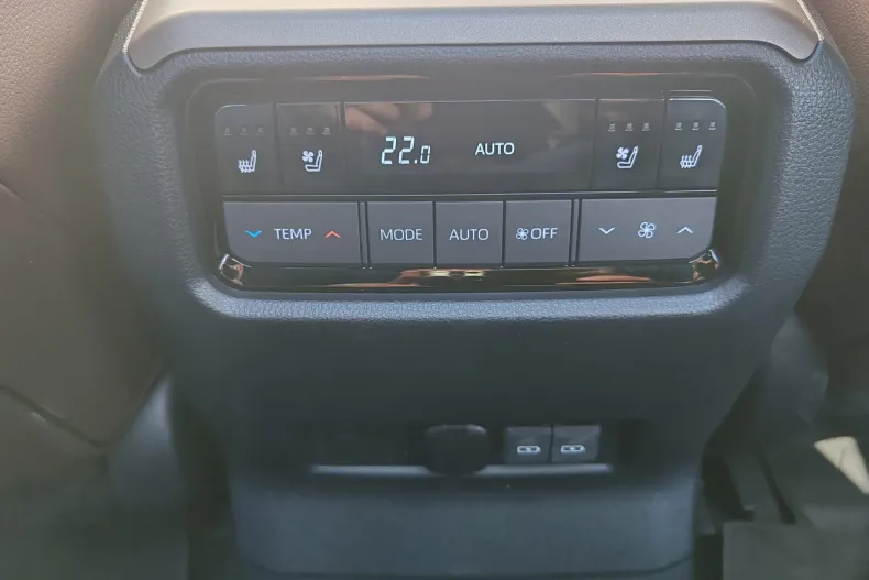 Toyota Land Cruiser din 2025 cu 15.700 km - oferta TOY197254 - foto 23