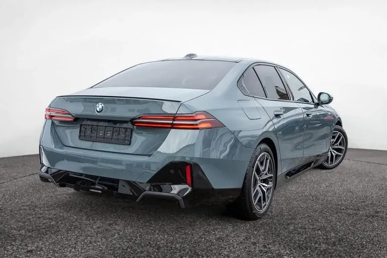 BMW 520i (Seria 5) din 2025 cu 19.275 km - oferta BMW197262 - foto 4