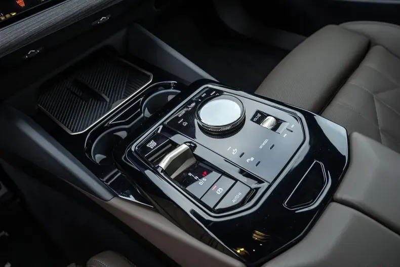 BMW 520i (Seria 5) din 2025 cu 19.275 km - oferta BMW197262 - foto 12