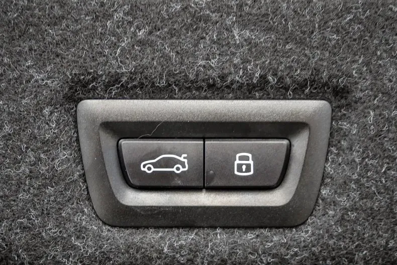 BMW 520i (Seria 5) din 2025 cu 19.275 km - oferta BMW197262 - foto 22