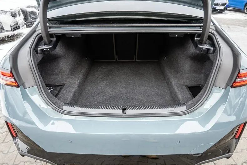 BMW 520i (Seria 5) din 2025 cu 19.275 km - oferta BMW197262 - foto 24