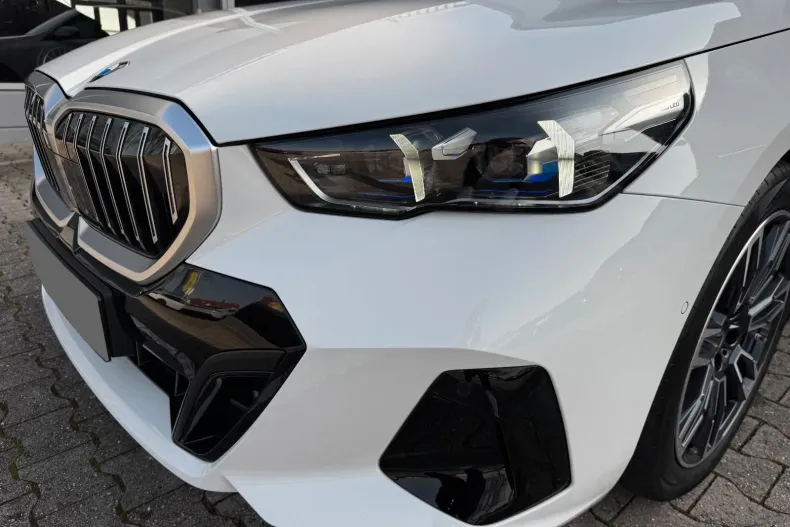 BMW 520d (Seria 5) din 2025 cu 10.900 km - oferta BMW197264 - foto 5