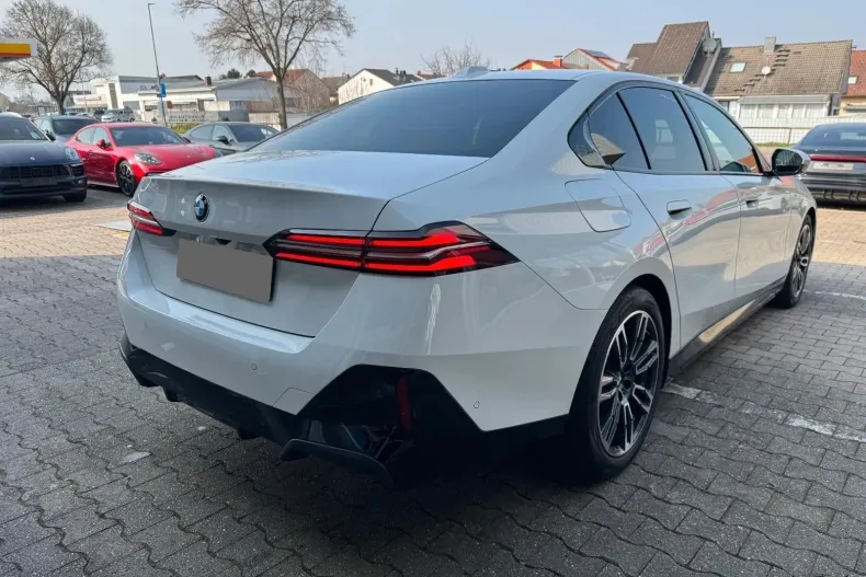 BMW 520d (Seria 5) din 2025 cu 10.900 km - oferta BMW197264 - foto 6